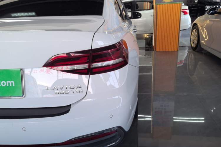 Used Volkswagen Lavida 2023 300TSI DSG Full-Comfort Edition Right Rear Taillight