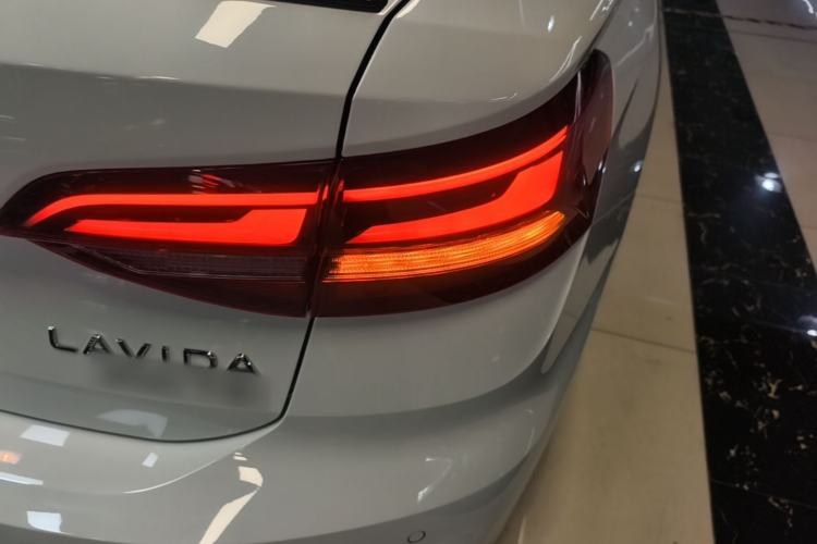 Used Volkswagen Lavida 2023 200TSI DSG Starry Full-Comfort Edition Right Rear Taillight