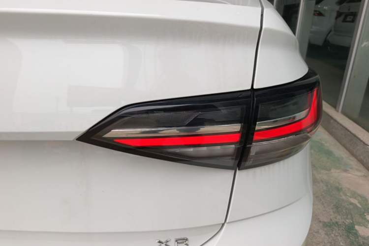 Used Volkswagen Lavida 2023 New Rui 1.5L Automatic New Yi Edition Right Rear Taillight