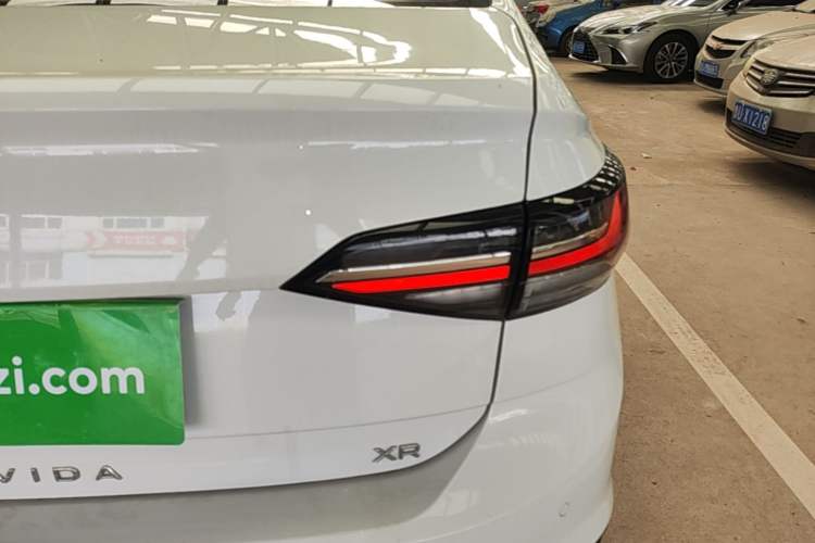 Used Volkswagen Lavida 2023 New Rui 1.5L Automatic New Yi Edition Right Rear Taillight