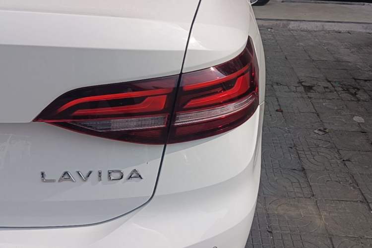 Used Volkswagen Lavida 2023 Revised Version 1.5L Automatic 5 Millionth Edition Right Rear Taillight