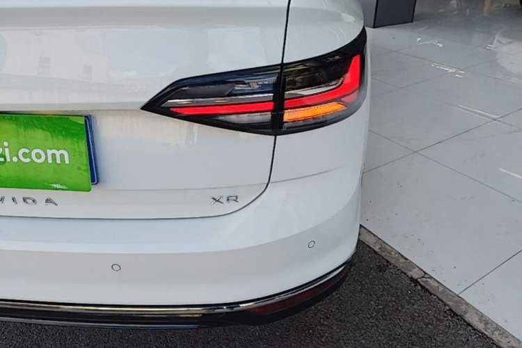 Used Volkswagen Lavida 2023 New Sharp 1.5L Automatic New Wish Edition Right Rear Taillight