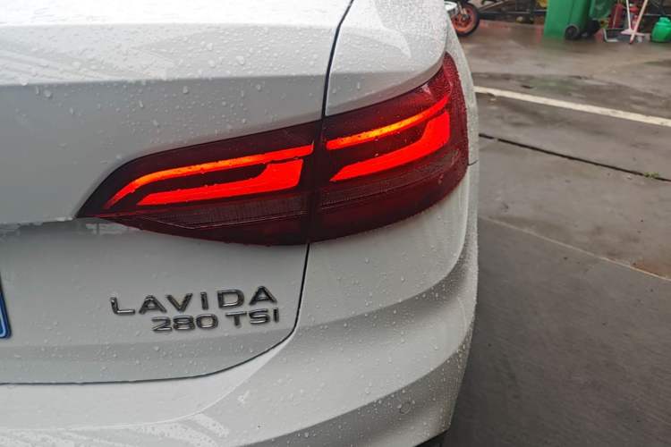 Used Volkswagen Lavida 2023 280TSI DSG Full-Comfort Edition Right Rear Taillight