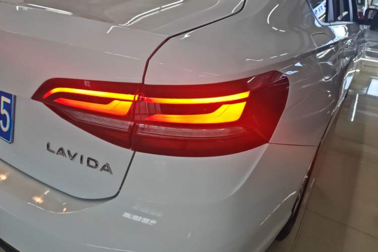 Used Volkswagen Lavida 2023 Revised 1.5L Automatic DeYi Edition Right Rear Taillight