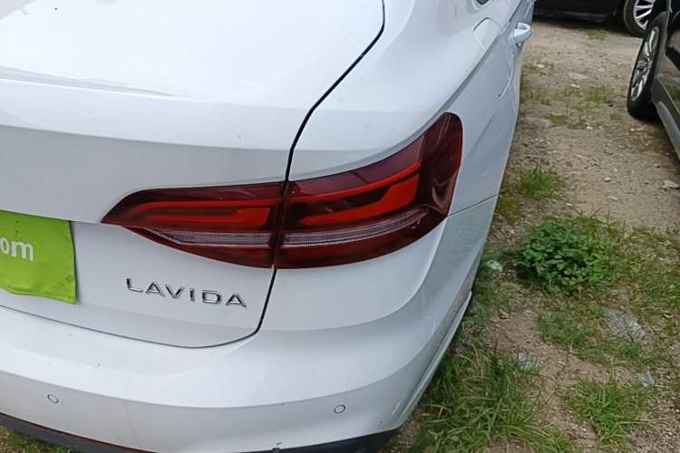 Used Volkswagen Lavida 2023 1.5L Automatic De Yi Edition Right Rear Taillight