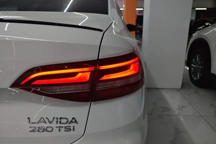Used Volkswagen Lavida 2023 280TSI DSG Starry Sky Deluxe Edition Right Rear Taillight