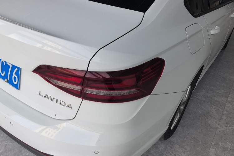 Used Volkswagen Lavida 2023 1.5L Automatic De Yi Edition Right Rear Taillight