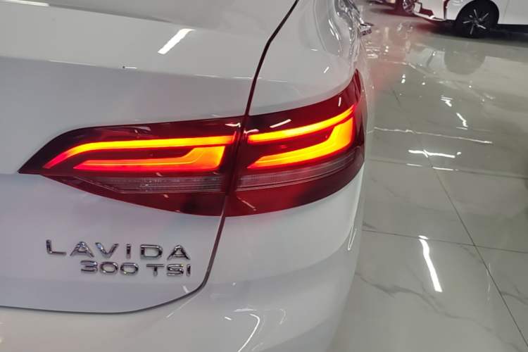 Used Volkswagen Lavida 2023 300TSI DSG Full-Comfort Edition Right Rear Taillight