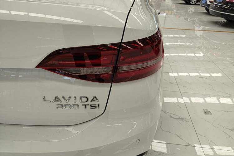 Used Volkswagen Lavida 2023 300TSI DSG Full-Comfort Edition Right Rear Taillight