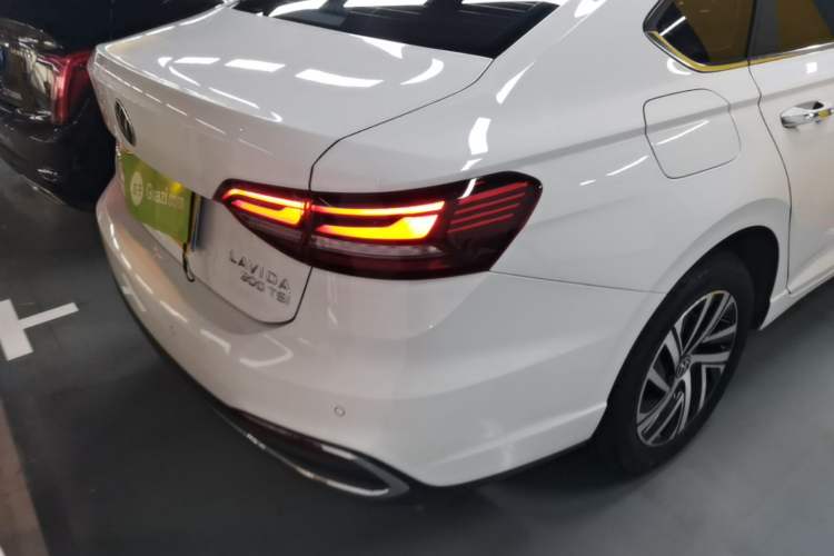 Used Volkswagen Lavida 2023 300TSI DSG Full-Comfort Edition Right Rear Taillight
