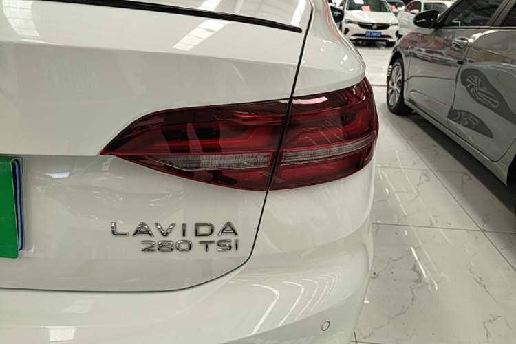 Used Volkswagen Lavida 2023 280TSI DSG Starry Sky Deluxe Edition Right Rear Taillight