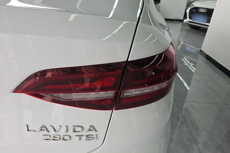 Used Volkswagen Lavida 2023 280TSI DSG Full-Comfort Edition Right Rear Taillight