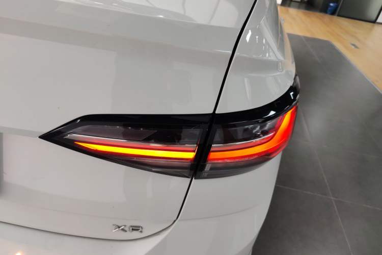 Used Volkswagen Lavida 2023 New Sharp 1.5L Automatic Excellent New Edition Right Rear Taillight