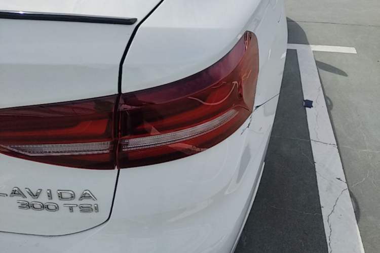 Used Volkswagen Lavida 2023 300TSI DSG Starry Full-Comfort Edition Right Rear Taillight