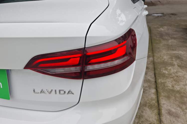 Used Volkswagen Lavida 2023 Revised 1.5L Automatic DeYi Edition Right Rear Taillight