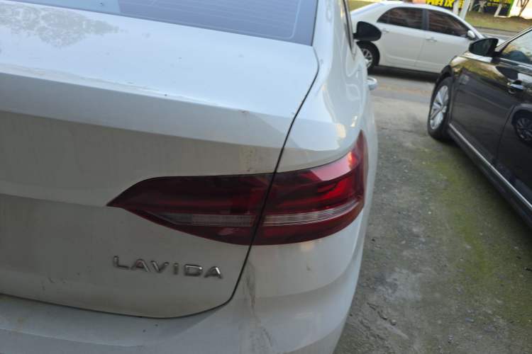Used Volkswagen Lavida 2023 1.5L Automatic De Yi Edition Right Rear Taillight
