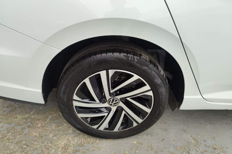 Used Volkswagen Lavida 2023 280TSI DSG Full-Comfort Edition Right Rear Wheel Hub
