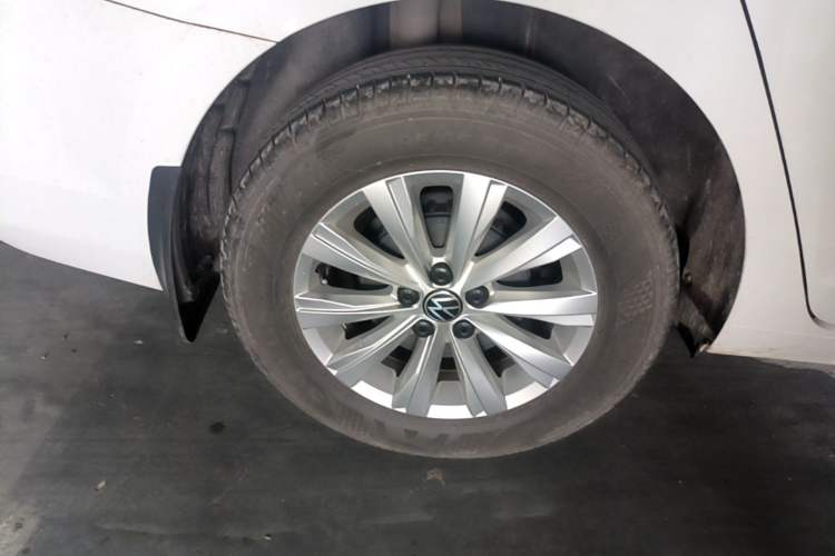 Used Volkswagen Lavida 2023 New Sharp 1.5L Manual New Comfort Edition Right Rear Wheel Hub