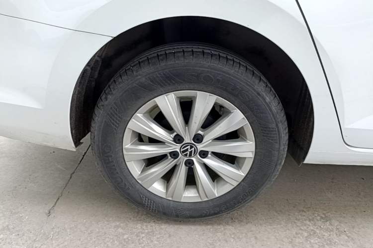 Used Volkswagen Lavida 2023 New Rui 1.5L Automatic New Yi Edition Right Rear Wheel Hub