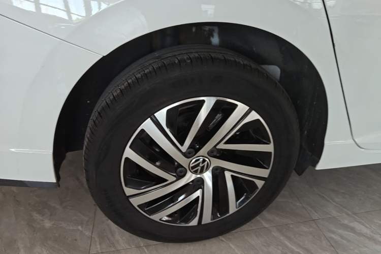 Used Volkswagen Lavida 2023 280TSI DSG Full-Comfort Edition Right Rear Wheel Hub