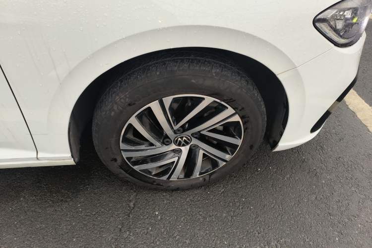 Used Volkswagen Lavida 2023 300TSI DSG Starry Full-Comfort Edition Right Rear Wheel Hub