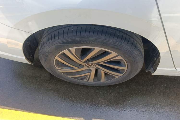 Used Volkswagen Lavida 2023 280TSI DSG Full-Comfort Edition Right Rear Wheel Hub
