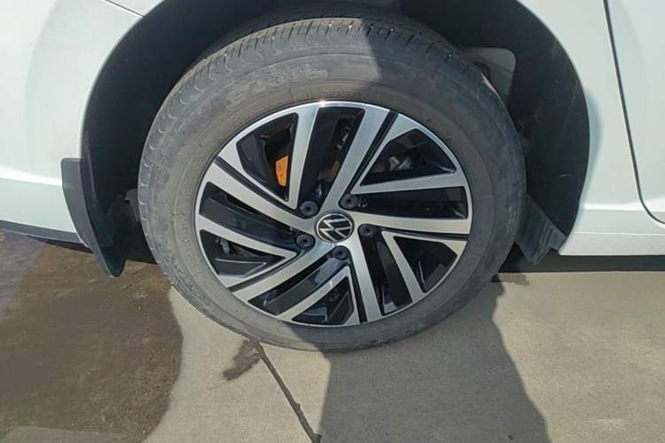 Used Volkswagen Lavida 2023 280TSI DSG Full-Comfort Edition Right Rear Wheel Hub