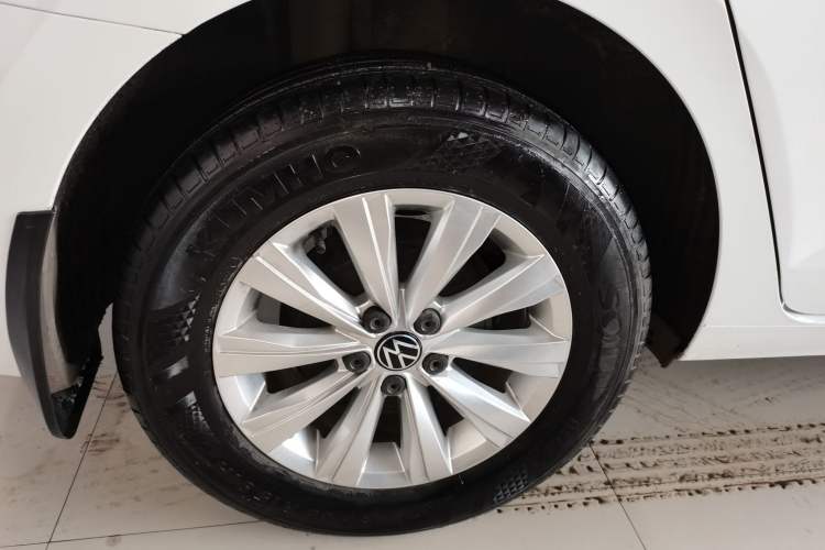 Used Volkswagen Lavida 2023 New Sharp 1.5L Manual New Comfort Edition Right Rear Wheel Hub