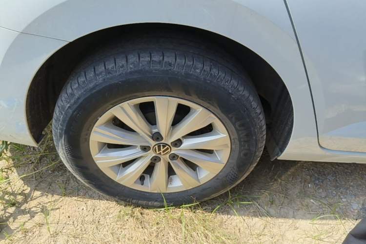 Used Volkswagen Lavida 2023 New Rui 1.5L Automatic New Yi Edition Right Rear Wheel Hub