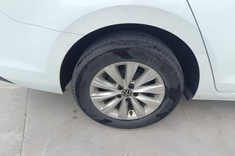 Used Volkswagen Lavida 2023 New Rui 1.5L Automatic New Yi Edition Right Rear Wheel Hub