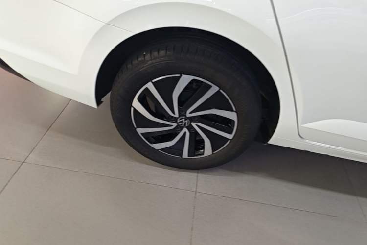 Used Volkswagen Lavida 2023 New Sharp 1.5L Automatic New Wish Edition Right Rear Wheel Hub