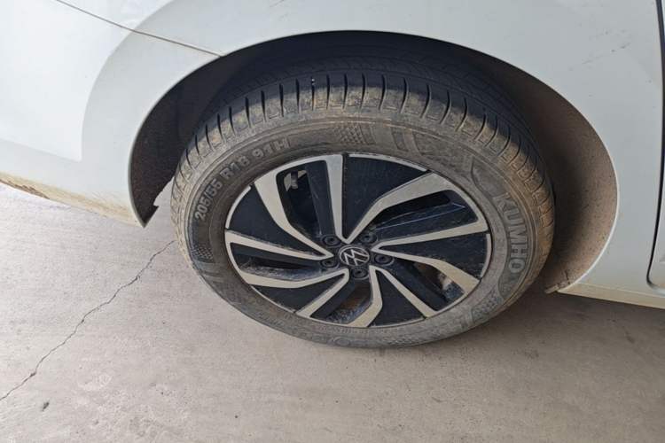 Used Volkswagen Lavida 2023 New Sharp 1.5L Automatic New Wish Edition Right Rear Wheel Hub
