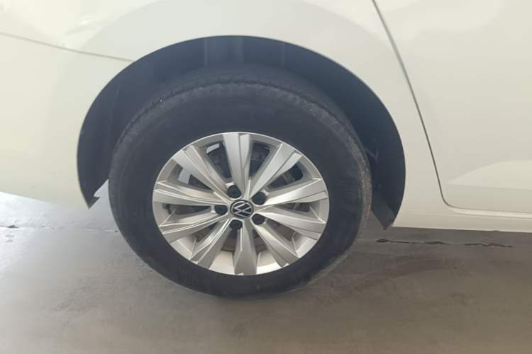Used Volkswagen Lavida 2023 New Rui 1.5L Automatic New Yi Edition Right Rear Wheel Hub