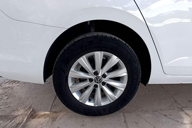 Used Volkswagen Lavida 2023 New Rui 1.5L Automatic New Yi Edition Right Rear Wheel Hub