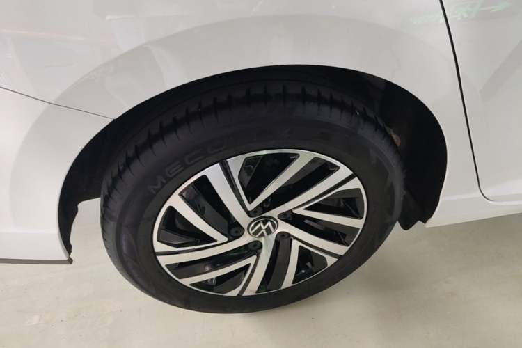 Used Volkswagen Lavida 2023 280TSI DSG Starry Sky Deluxe Edition Right Rear Wheel Hub