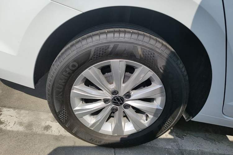 Used Volkswagen Lavida 2023 New Sharp 1.5L Automatic Excellent New Edition Right Rear Wheel Hub