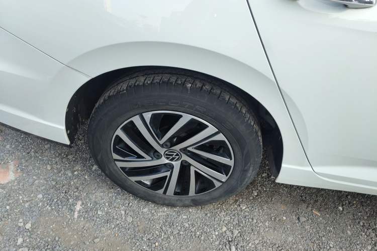 Used Volkswagen Lavida 2023 280TSI DSG Starry Sky Deluxe Edition Right Rear Wheel Hub