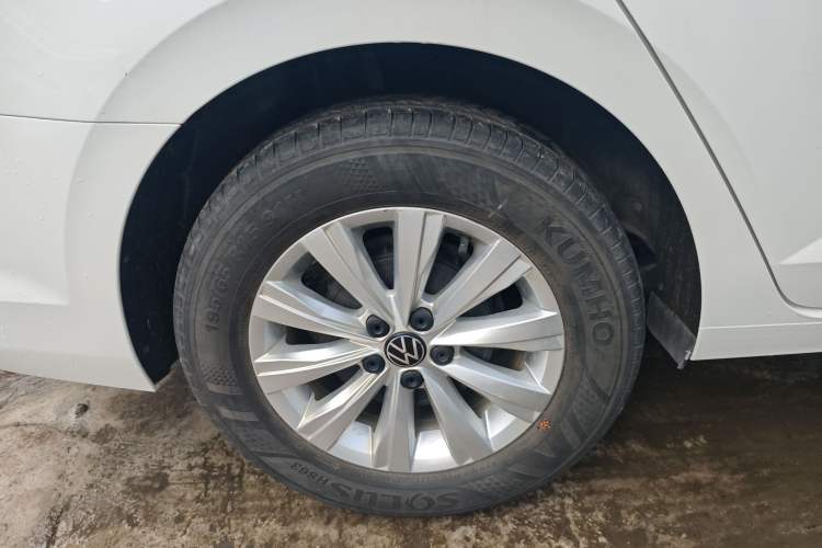Used Volkswagen Lavida 2023 New Rui 1.5L Automatic New Yi Edition Right Rear Wheel Hub