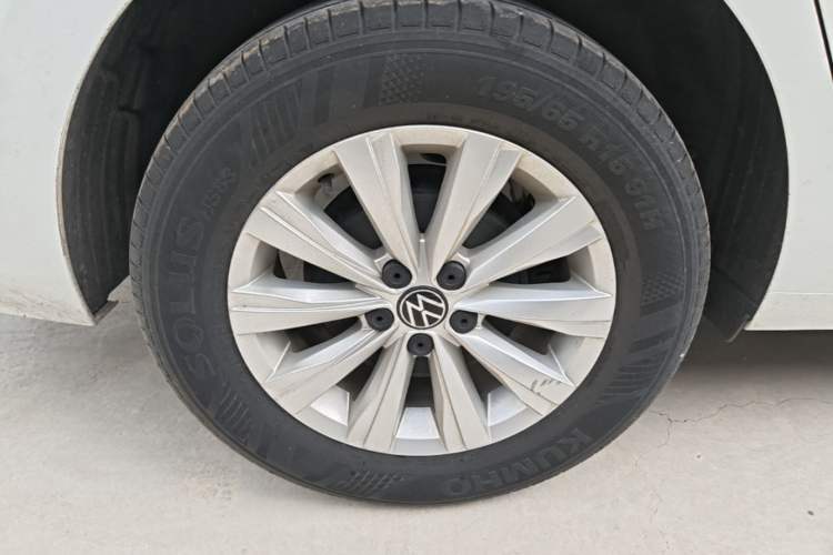 Used Volkswagen Lavida 2023 New Rui 1.5L Automatic New Yi Edition Right Rear Wheel Hub