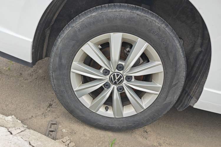 Used Volkswagen Lavida 2023 Revised 1.5L Automatic DeYi Edition Right Rear Wheel Hub