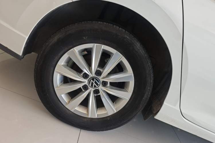 Used Volkswagen Lavida 2023 Revised 1.5L Automatic DeYi Edition Right Rear Wheel Hub
