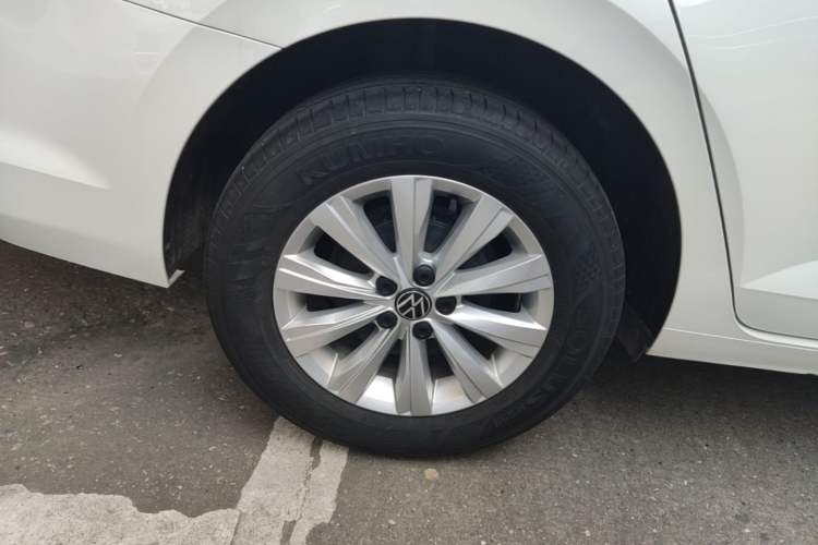 Used Volkswagen Lavida 2023 New Rui 1.5L Automatic New Yi Edition Right Rear Wheel Hub