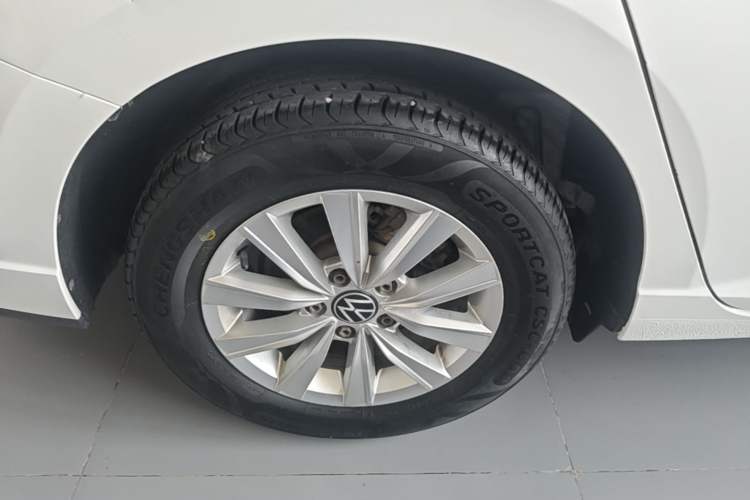 Used Volkswagen Lavida 2023 1.5L Automatic De Yi Edition Right Rear Wheel Hub