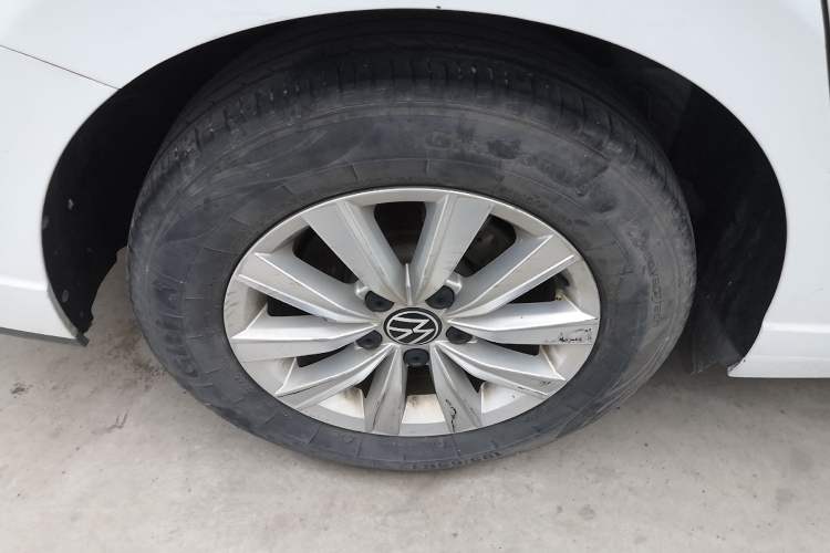 Used Volkswagen Lavida 2023 Revised 1.5L Automatic DeYi Edition Right Rear Wheel Hub