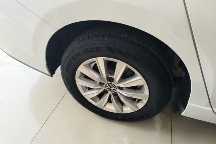Used Volkswagen Lavida 2023 1.5L Automatic De Yi Edition Right Rear Wheel Hub