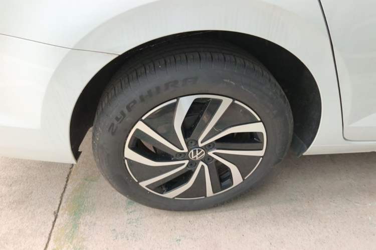 Used Volkswagen Lavida 2023 New Rui 1.5L Automatic New Yi Edition Right Rear Wheel Hub