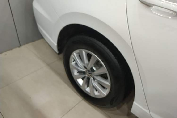 Used Volkswagen Lavida 2023 Revised 1.5L Automatic DeYi Edition Right Rear Wheel Hub