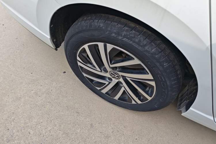 Used Volkswagen Lavida 2023 280TSI DSG Starry Sky Deluxe Edition Right Rear Wheel Hub