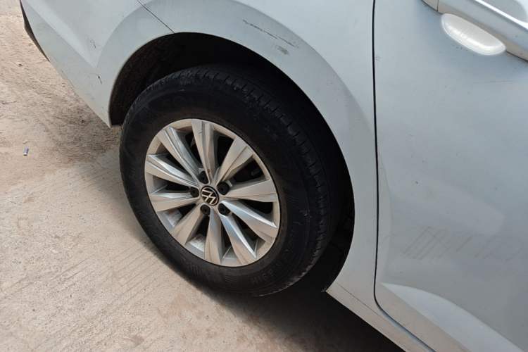 Used Volkswagen Lavida 2023 New Rui 1.5L Automatic New Yi Edition Right Rear Wheel Hub