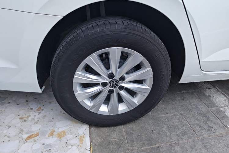 Used Volkswagen Lavida 2023 New Sharp 1.5L Automatic Excellent New Edition Right Rear Wheel Hub